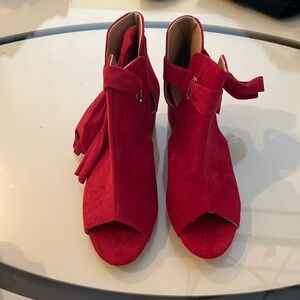 Women’s Red heels 👠 BRAND NEW IN BAG. Never worn. Size 7.